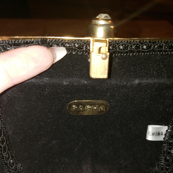 Mini Gold Purse - Picture 10 of 12